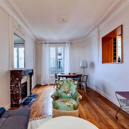 Charmant Appartement Au Coeur De Париж Екстериор снимка
