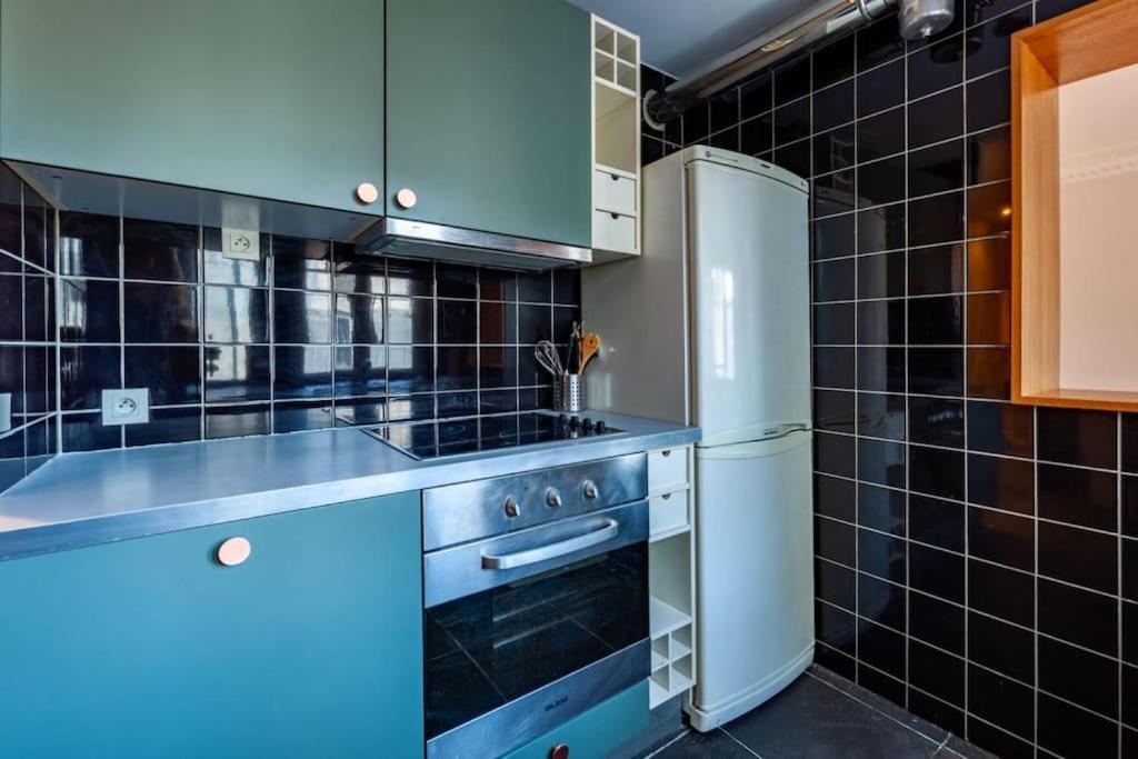 Charmant Appartement Au Coeur De Париж Екстериор снимка